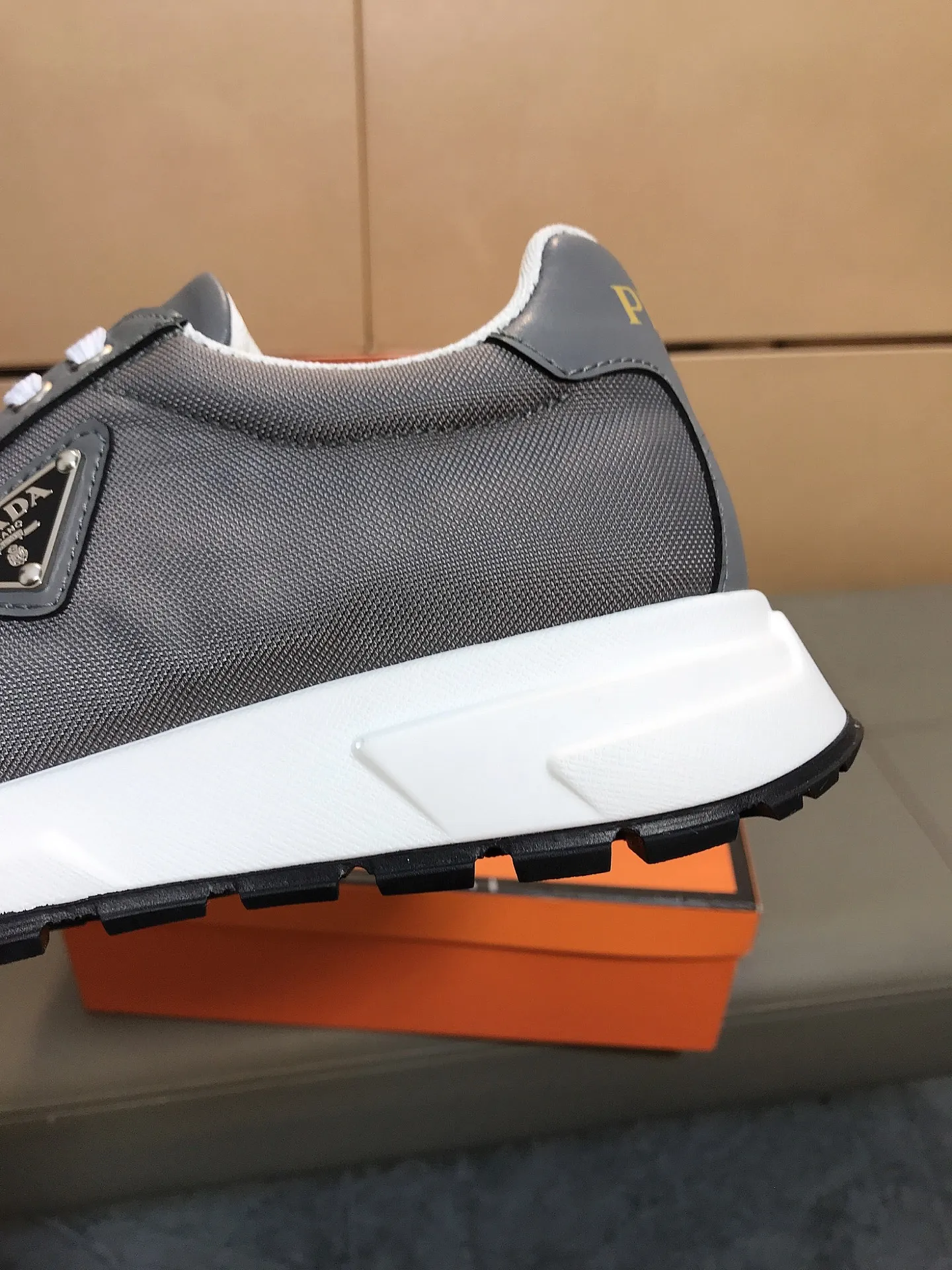 Ex-factory price 400 💎💎🆕Prada's latest casual and fashionable men's shoes👟hot style💥simple and elegant style, exclusive for trendy men. Unique latest brand elements👑, fashionable and generous, imported cowhide leather splicing breathable fabrics, comfortable lining + sheepskin feet, super comfortable and wear-resistant outsole, classic model taken in kind, code number: 38-44